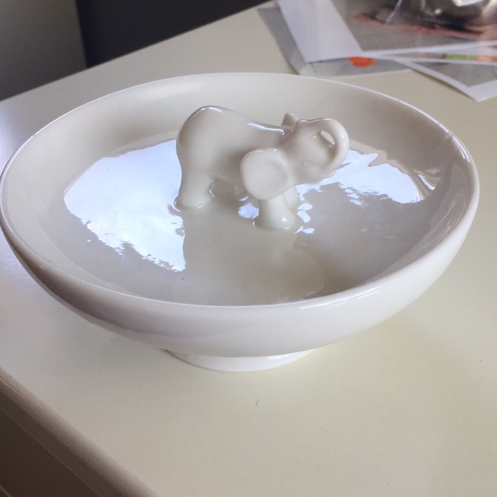 White elephant jewelry dish